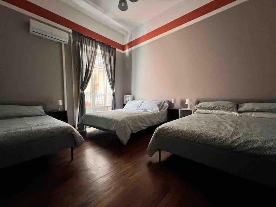 38,Velasquez Palermo Esterno foto