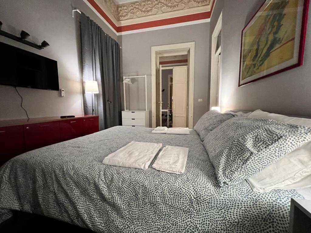 38,Velasquez Palermo Esterno foto